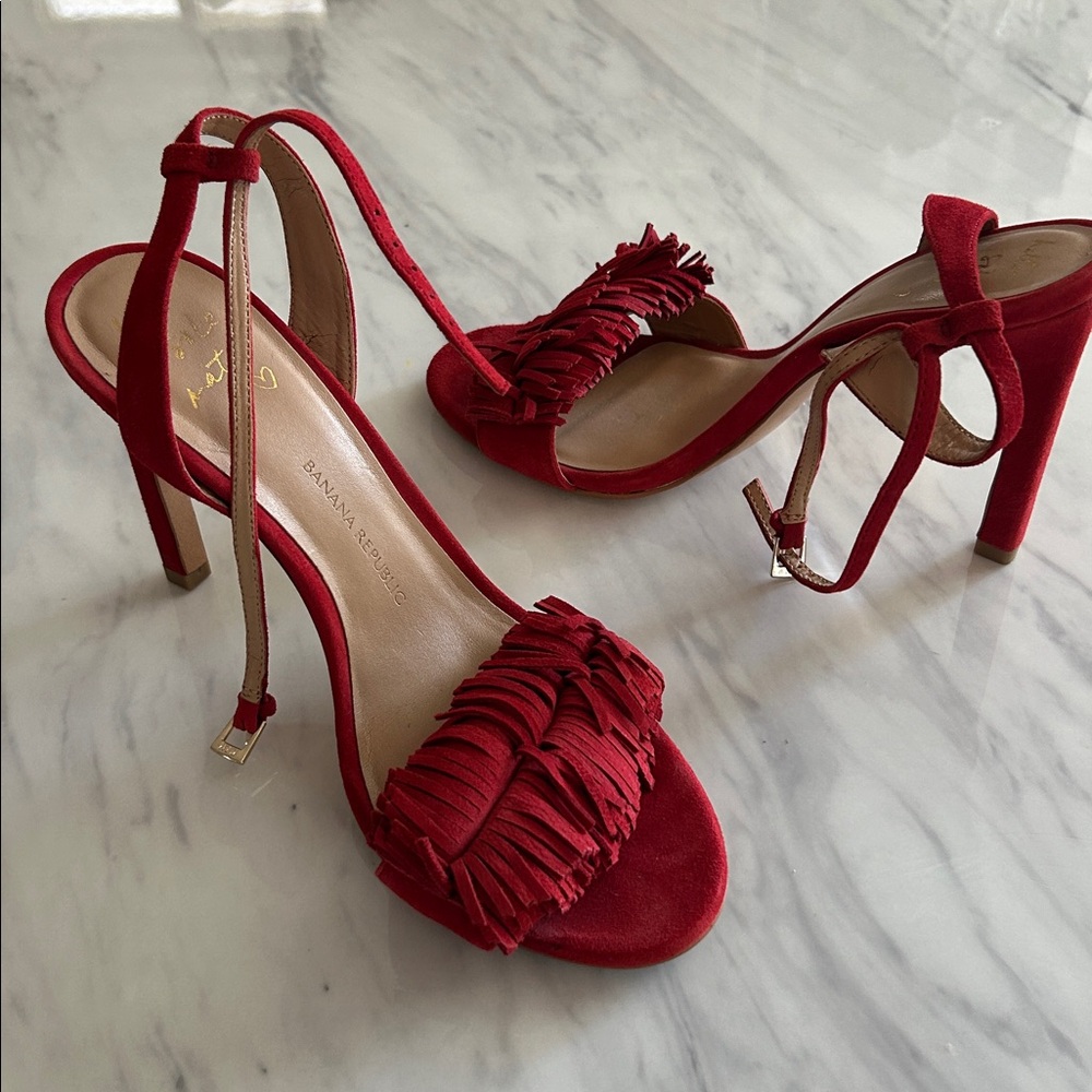 Worn once! Banana Republic heeled sandals 8.5